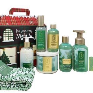 Bath & Body Works Green and Gold Body Wash Set
